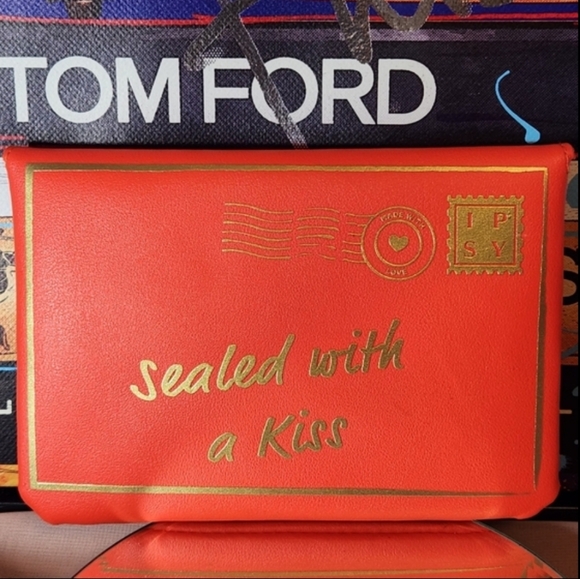 Louis Vuitton Lock & Key, Unbranded Chain & IPSY Envelope Pouch Bundle - Picture 4 of 14